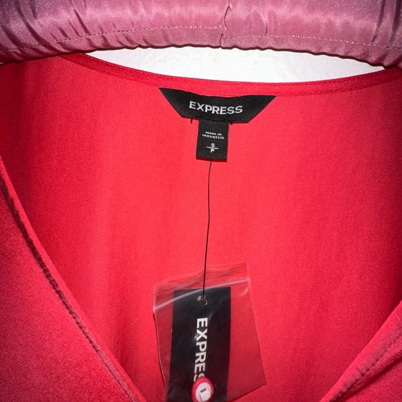 Express Blouse in Deep Coral Size S BNWT - Picture 3 of 7
